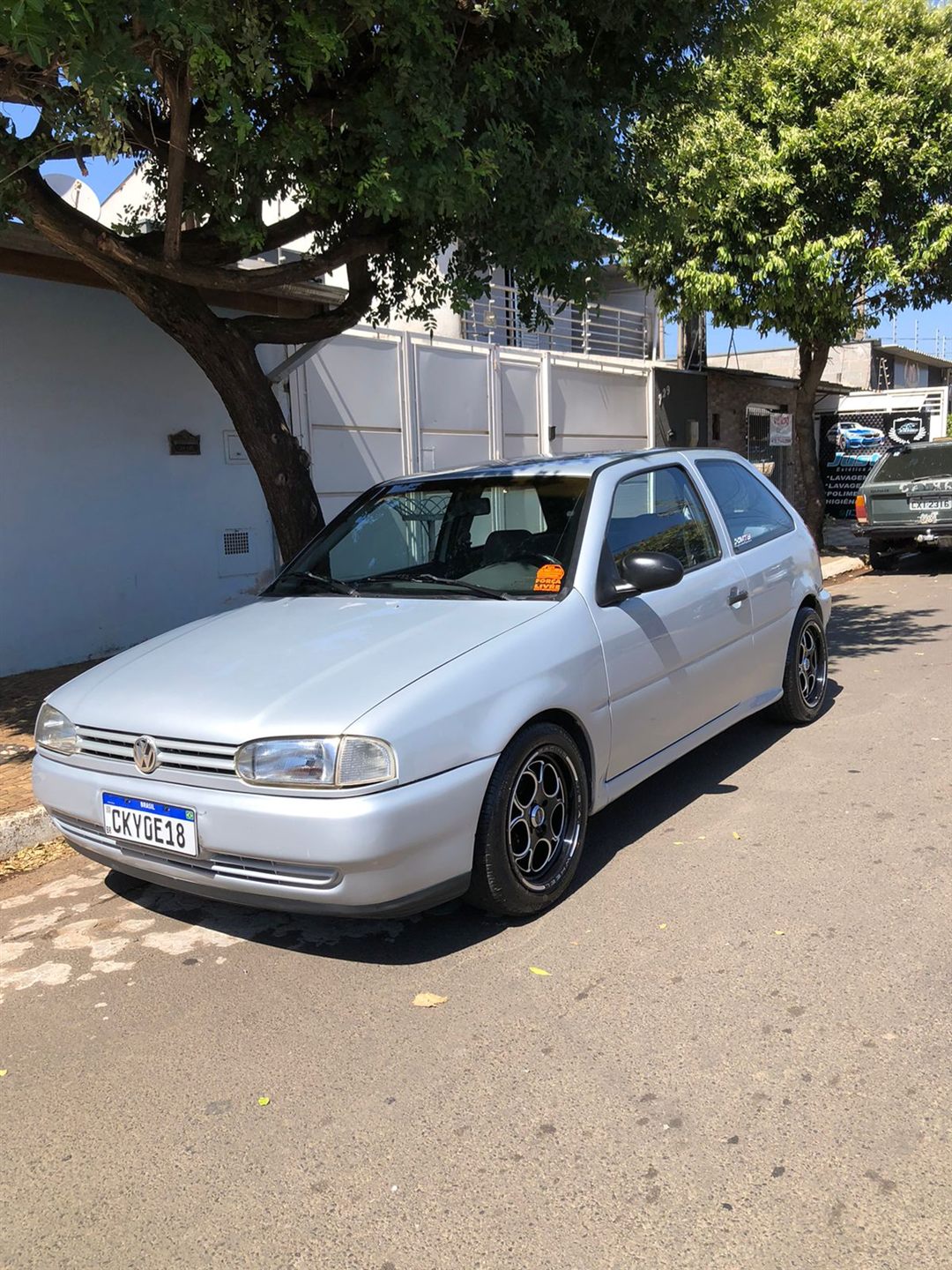 Volkswagen Gol após lavagem completa