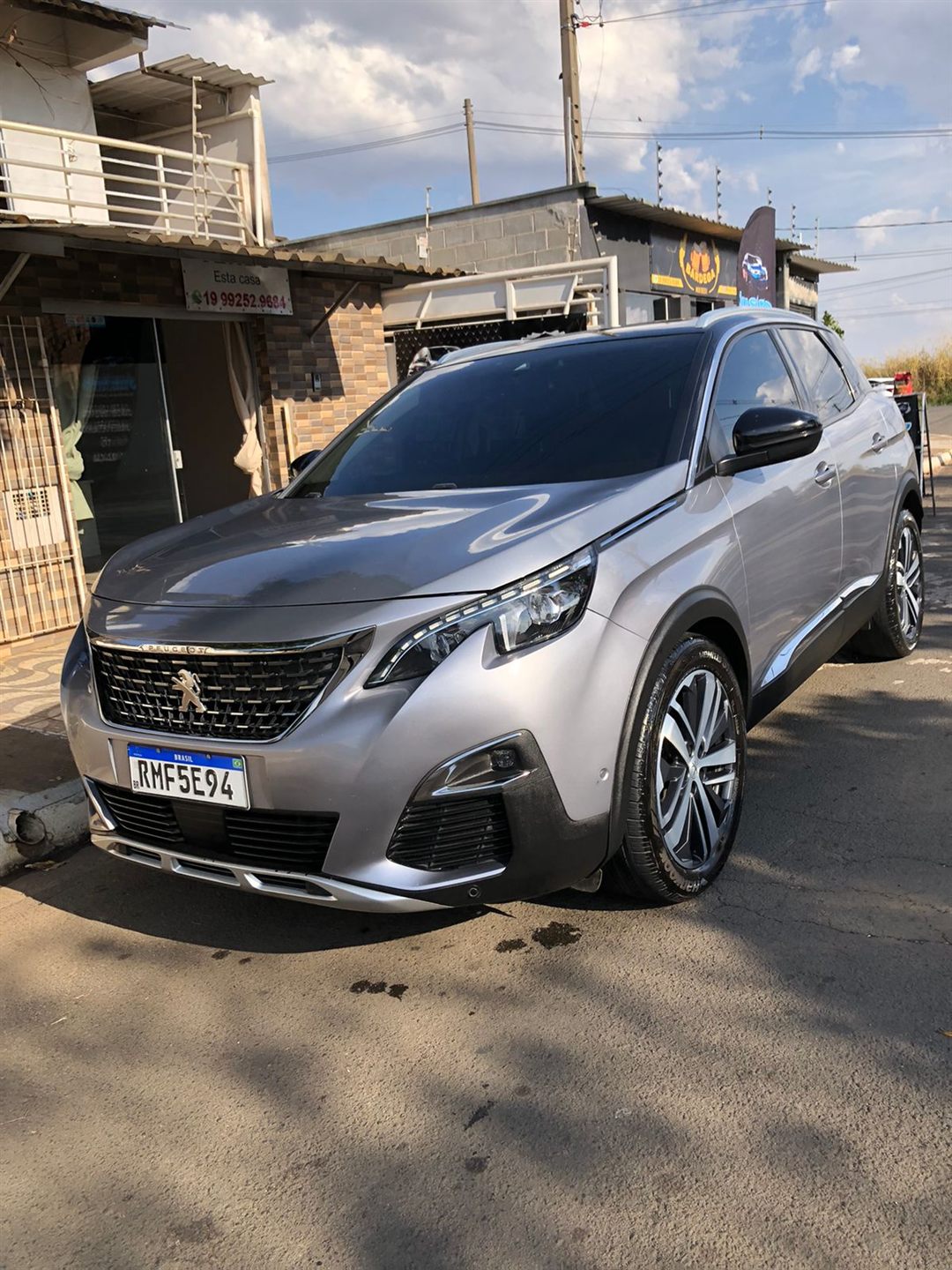 Peugeot 3008 com cera e proteção